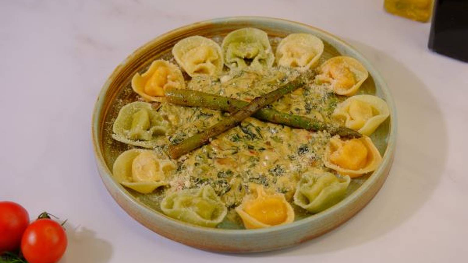 Ispanak Yatağında Tortellini